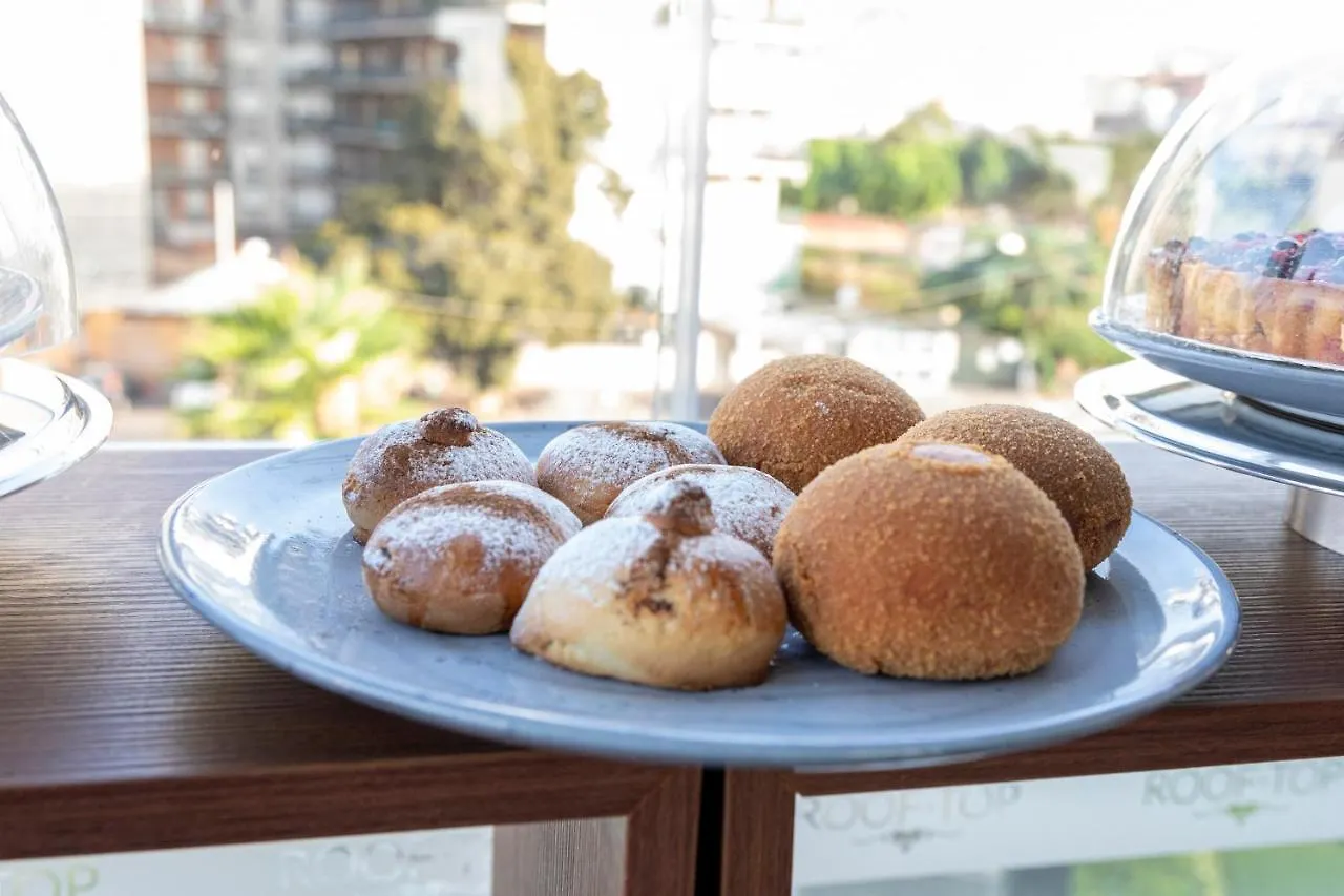 Plaza Hotel קטאניה 4*,