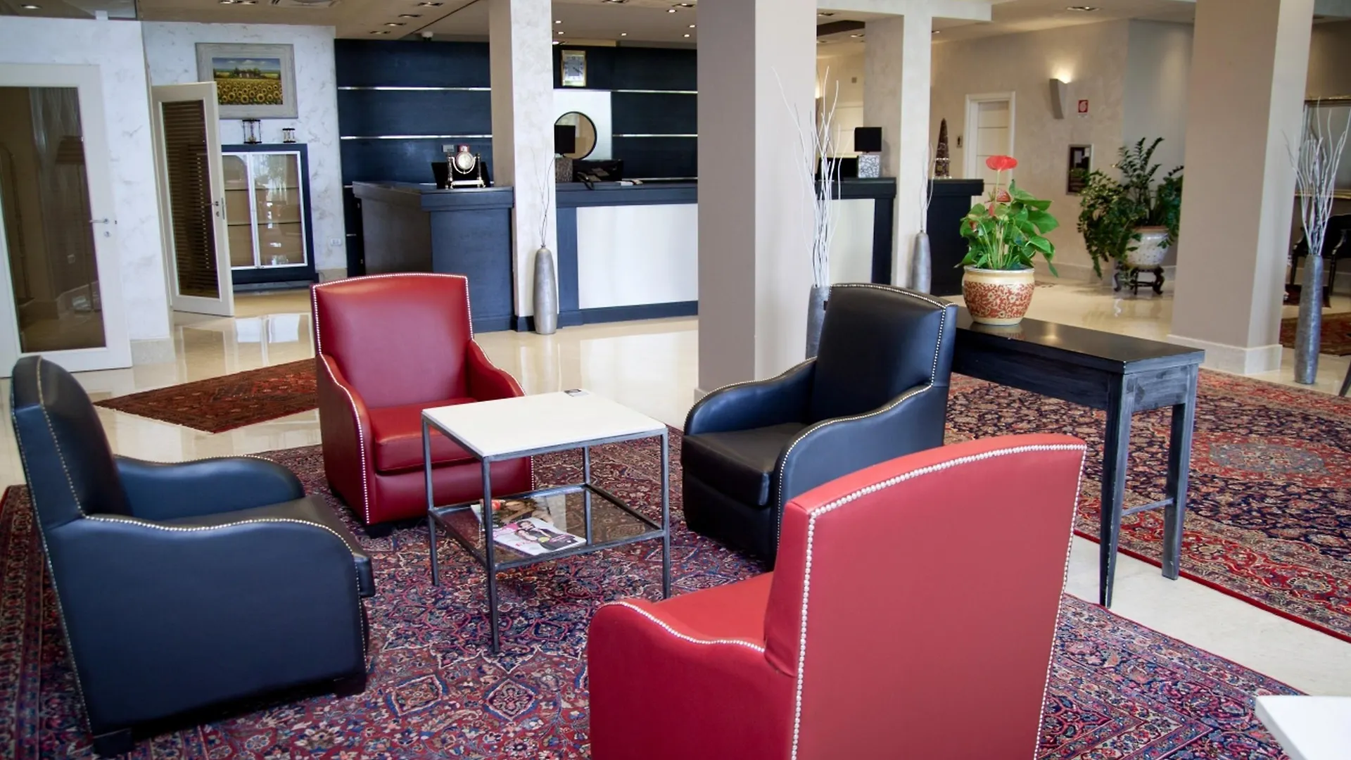 Plaza Hotel קטאניה 4*,  איטליה