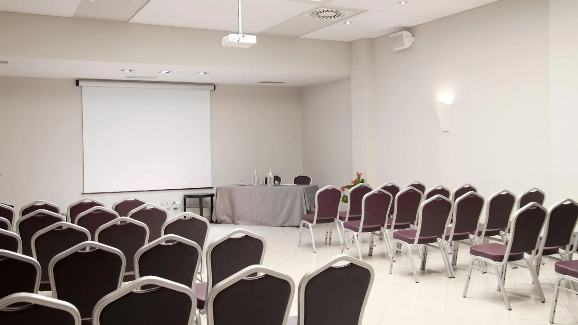 Plaza Hotel קטאניה 4*,  איטליה