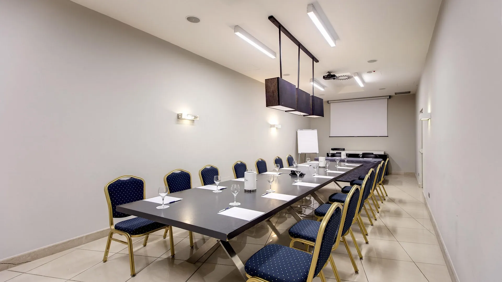 Plaza Hotel קטאניה 4*,